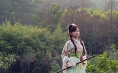 14岁女孩凯迪拉克视频